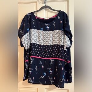 Maurices Women’s Plus Navy and Pink Floral Blouse Sz 3